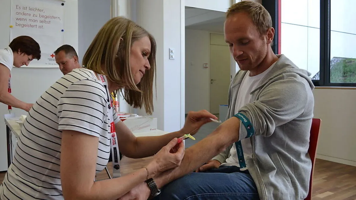 Diesmal wird bei der Typisierungsaktion kein Blut abgenommen, sondern ein Wangenabstrich gemacht