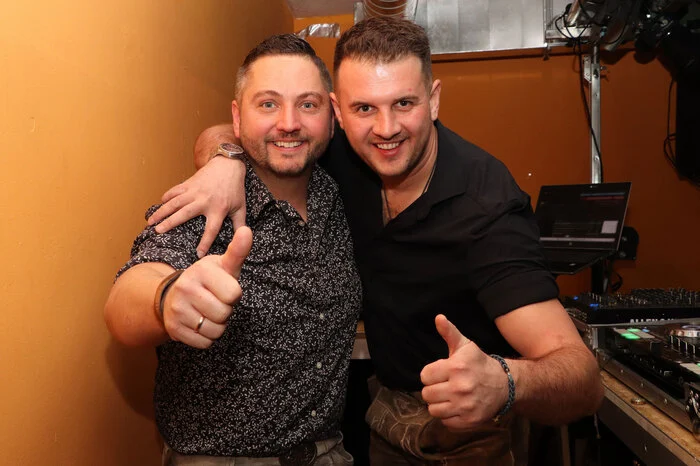 Und in der Disco war das MK DJ-Team mit Martin Pfandl und Karli Schurian für den satten Sound zuständig. 
