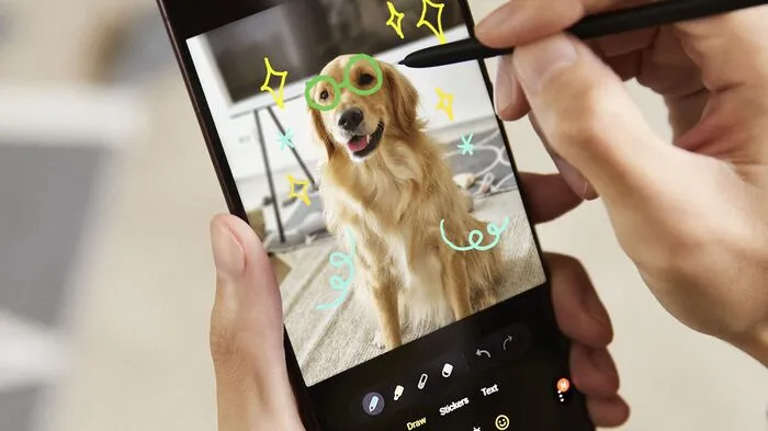 Das Galaxy S22 Ultra mit Pen