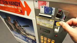 Zigaretten und Geld wollte der Täter von zwei Opfern