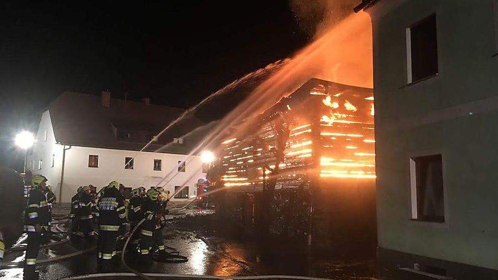 Wirtschaftsgebäude brannte völlig nieder