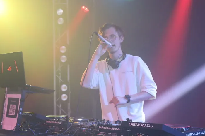 Die Stimmung wurde dank den DJ´s von Blackout Veranstaltungstechnik von Minute zu Minute ausgelassener.
