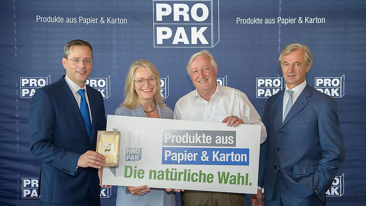 Marko Schuster, Mondi Consumer Packaging, Director Technical Films, Martina Hörmer, Geschäftsführerin Ja! Natürlich, PROPAK Obmann Georg-Dieter Fischer, Andreas Blaschke, Stv.-PROPAK Obmann und Vorstand Mayr-Melnhof Packaging International