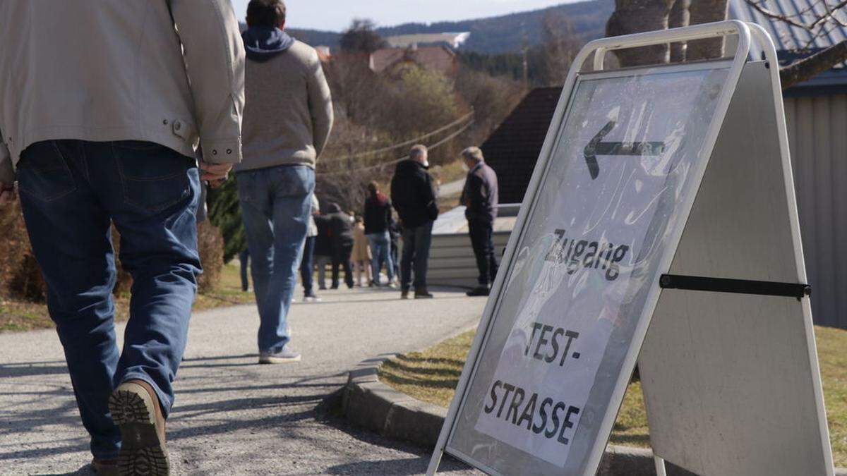 Getestet worden war in der Turnhalle der Mittelschule Strallegg