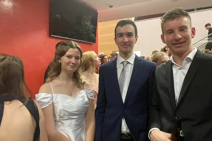 Gefeiert wurde unter dem Motto „Matura on Ice – 8 Jahre durchgerutscht“ bis spät in die Nacht hinein