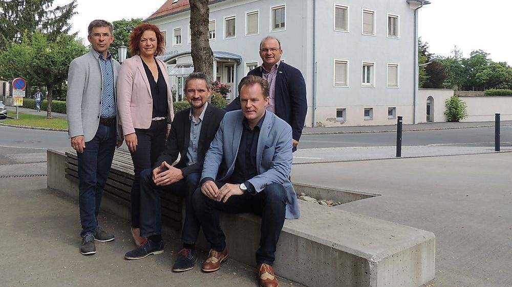 Gemeinsam für den Bezirkserhalt: Franz Fartek, Cornelia Schweiner, Martin Weber, Walter Rauch und Anton Gangl