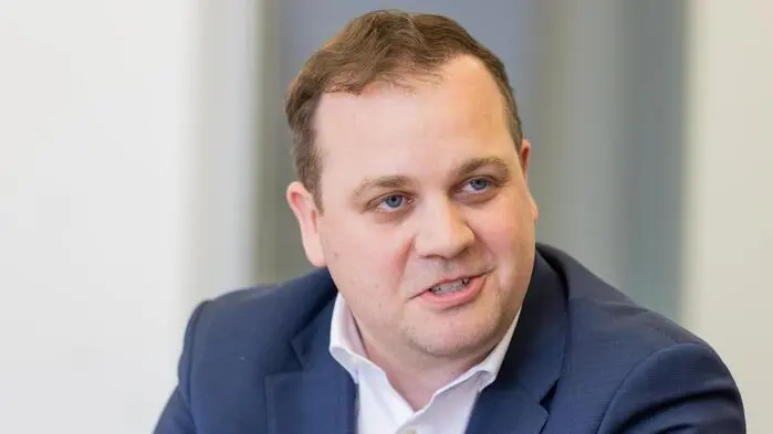 Vizebürgermeister Patrick Jonke (FSP) will, dass Stadträtin Sandra Wassermann (FPÖ) Vorwürfe gegen sein Lokal zurücknimmt
