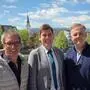 Enixi-Gründer Matthias Nadrag mit den Investoren Peter Schicho und Roderik van Kessenich auf der Voco-Terrasse in Villach | Enixi-Gründer Matthias Nadrag (Mitte) mit den Investoren Peter Schicho (links) und Roderik van Kessenich auf der Voco-Terrasse in Villach