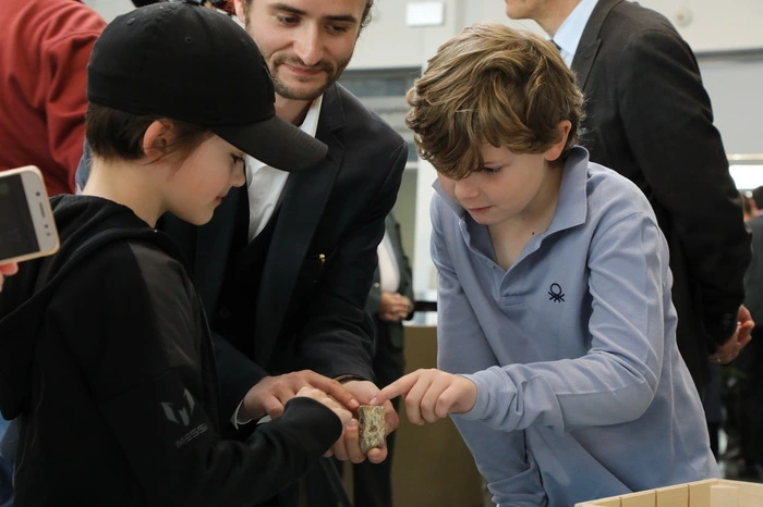 Im Rahmen dieses "Talente regional"-Projekts hatten sich etwa 1500 Schülerinnen und Schüler im Alter von 8 bis 14 Jahren in einem extra entwickelten, altersgerechten Programm mit den Fachgebieten der Montanuniversität auseinandergesetzt.