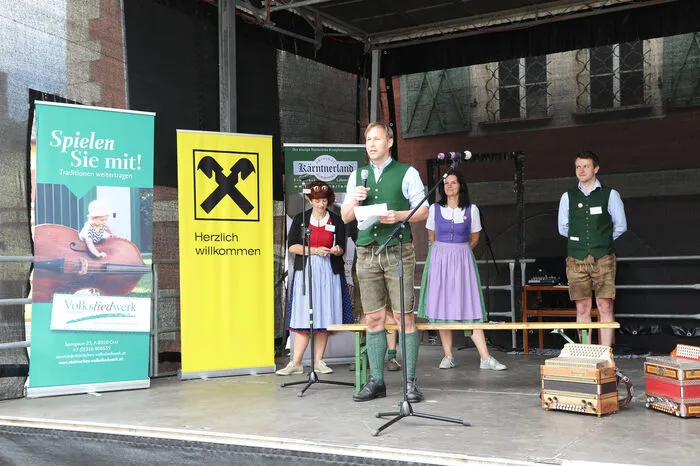 Anschließend wurde bis in die späten Abendstunden im Gasthaus musiziert, getanzt und gesungen.
