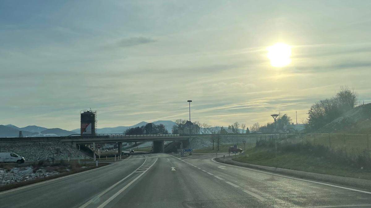 Unter dieser Brücke wurde die Frau in den vergangenen Tagen gesehen. Die Sorge ist groß