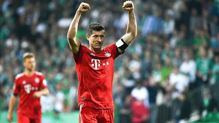 Lewandowski wünscht sich neue Kollegen zum Jubeln