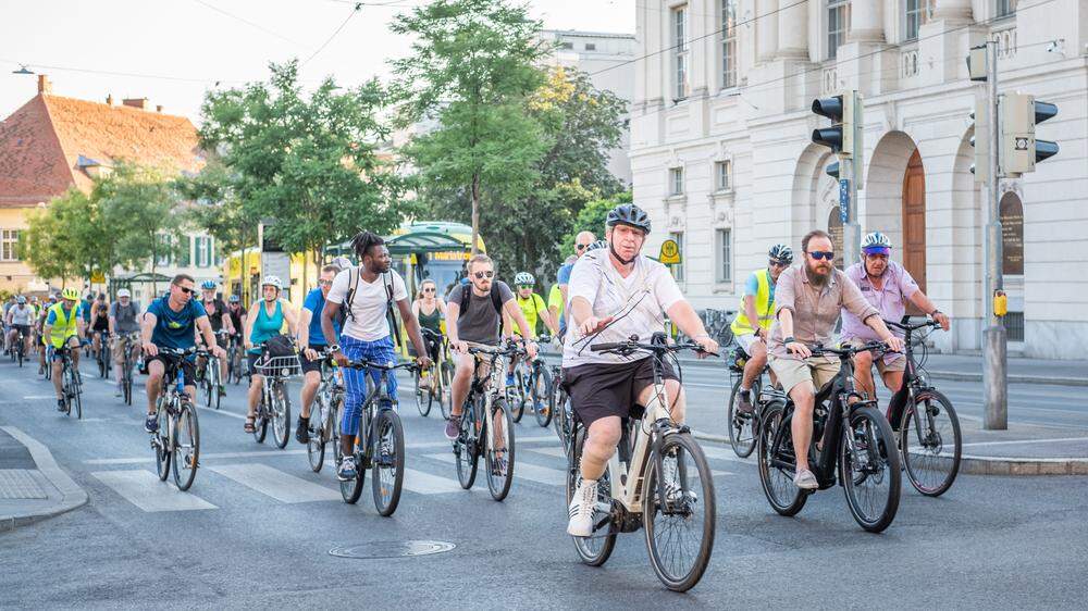 Am Mittwoch war es endlich soweit: Die Cityradlerinnen und -Radler fuhren im Pulk durch die Stadt