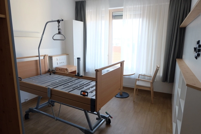 So sieht ein Zimmer des neuen Zubaus beim Gleisdorfer Bezirkspflegeheim aus.