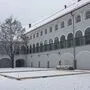 Im Innenhof des Gerichts entsteht ein Eislaufplatz