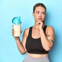 Nein, man muss nicht unbedingt Protein-Shakes trinken, um sich gesund zu ernähren