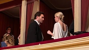 Ed Westwick beim Opernball, im Bild mit Topmodel Candice Swanepoel 