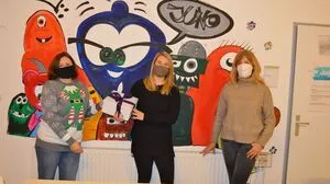 Zu Weihnachten gibt es im JUNO Villach ein Geschenkpäckchen für jeden Jugendlichen, der kommt
