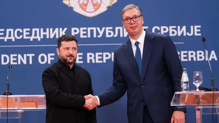 Wolodymyr Selenskyj (links) besuchte erstmals seit seinem Amtsantritt 2019 Belgrad