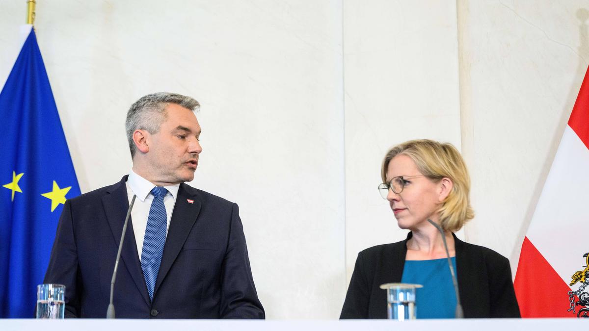 Bundeskanzler Karl Nehammer und Umweltministerin Leonore Gewessler 