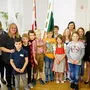 Der Wieser Kindergemeinderat mit Bezirkshauptmann Helmut-Theobald Müller und Bürgermeister Josef Waltl