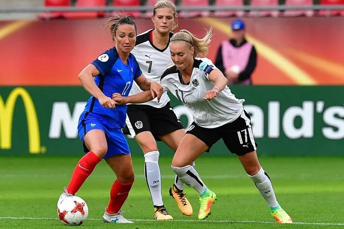 Gaetane Thiney, Carina Wenninger und Sarah Puntigam.
