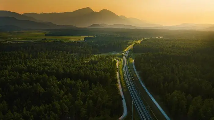Mit dem Bau wurden viele Tausende Arbeitsplätze und heimische Wertschöpfung geschaffen
