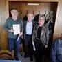 v.l.: Wilhelm Zierler, Armin Lind, Vizepräsident des Österreichischen Philatelistenverbands, und Ingrid Eisl, Obfrau des Weststeirischen Briefmarken- und Münzsammlerclubs