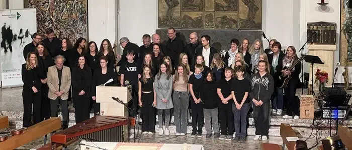 Die erfolgreichen Schülerinnen und Schüler bei der Siegerehrung