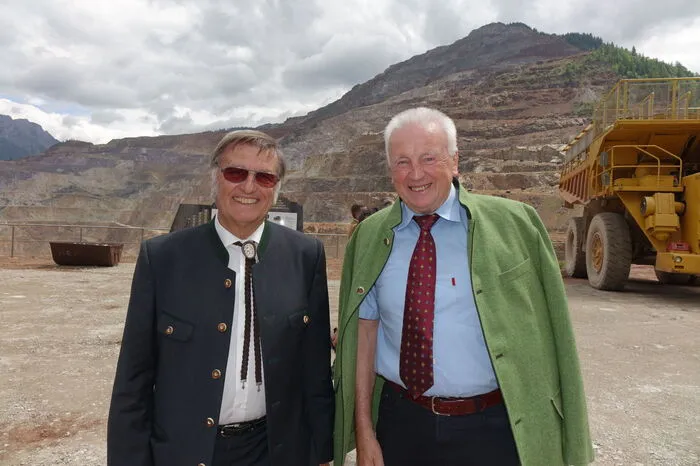 Die beiden Erzberg-Privatsiftung-Vorstände Josef Mühlner und Matthias Konrad (r.) waren bei der ersten Tour mit dabei.