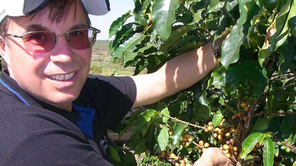 Wenn Gerald Steger in Brasilien ist, schaut er auf der Kaffeeplantage vorbei