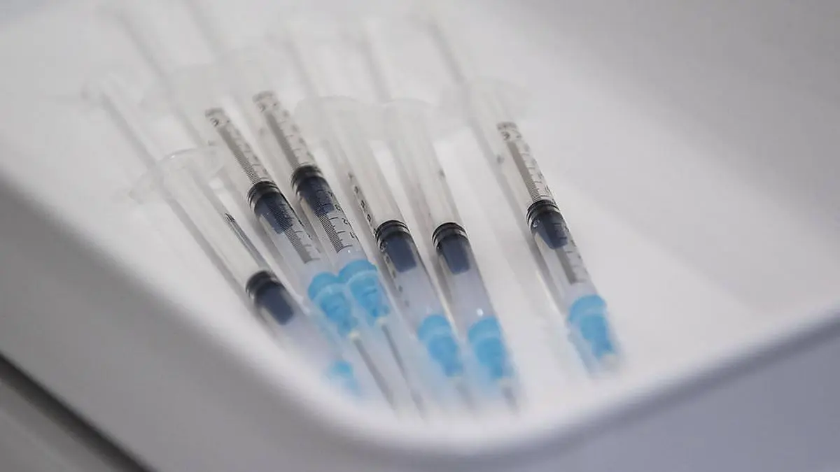 Im Frühjahr sollen erste, an die Omikron-Variante angepasste Impfstoffe verfügbar sein