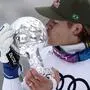 Lucas Pinheiro Braathen küsst die kleine Kristallkugel für den Sieg im RTL-Weltcup – erstmals für Brasilien 