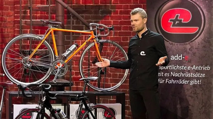 Fabian Gutbrod präsentiert sich in der TV-Show "2 Minuten, 2 Millionen"