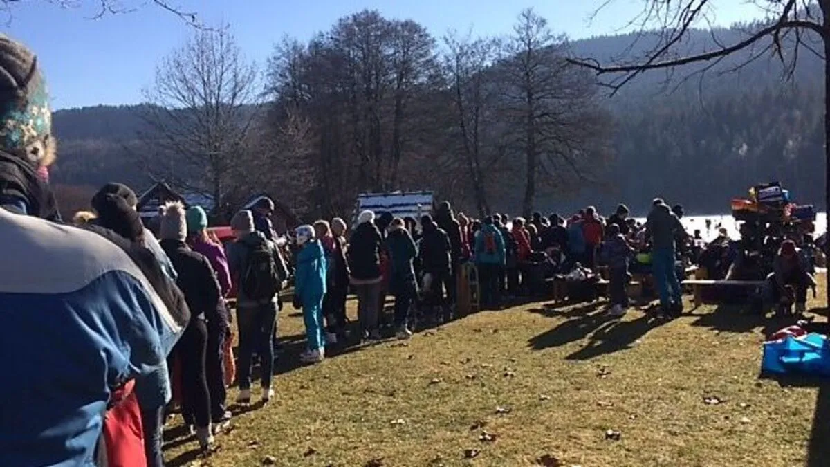 Schlangestehen hieß es am Sonntag, bevor man aufs Eis durfte 