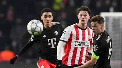 Paul Wanner (Mitte) in der Champions League gegen den FC Bayern
