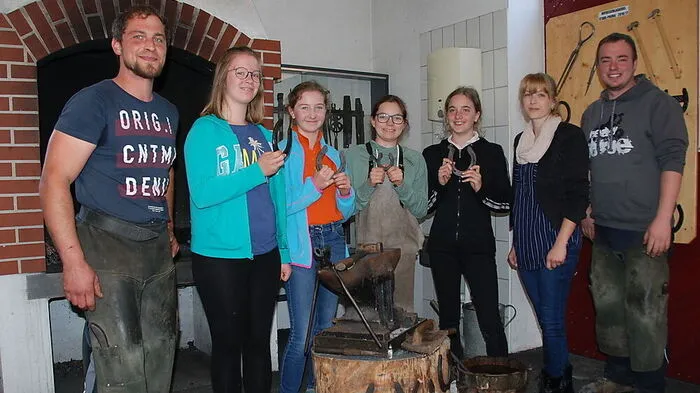 Jakob Hofer, Johanna Volk, Katharina Lang, Laura Winter, Nora Salchenegger, Daniela Dezelank und Patrick Bäck