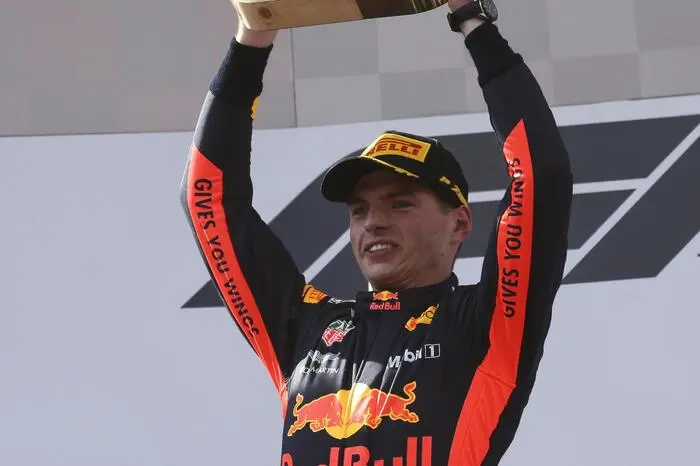 Max Verstappen gelingt es den Bann zu brechen, sorgte 2018 für den ersten Heimsieg von Red Bull