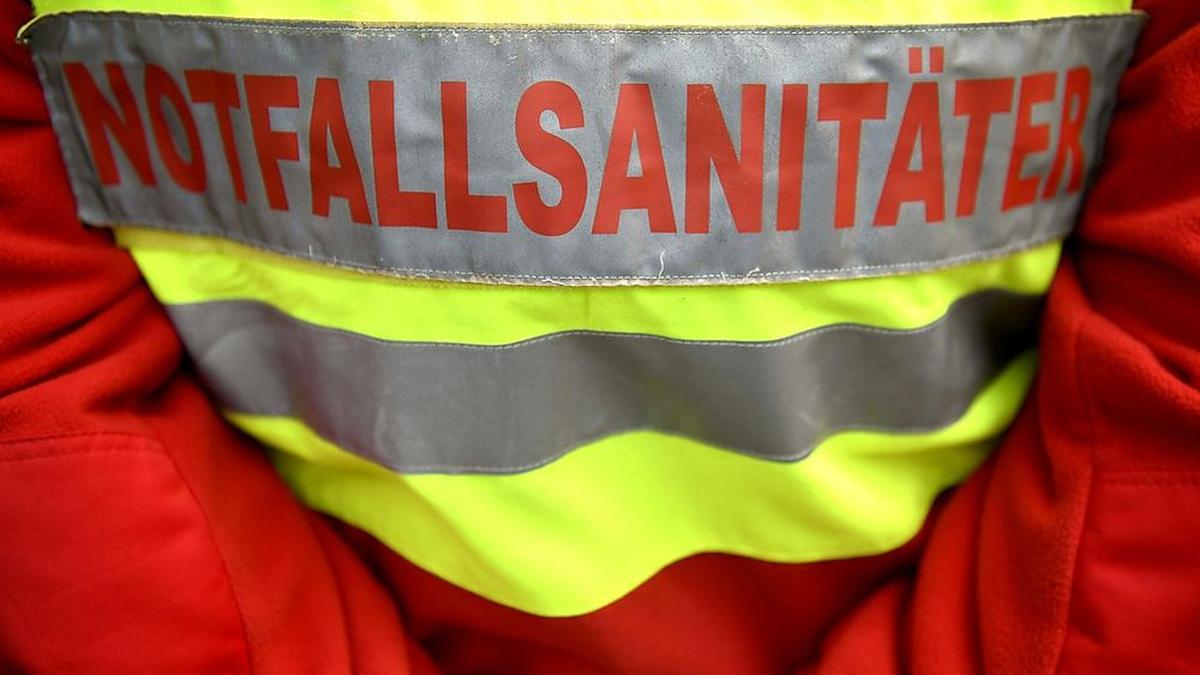 Leichte Sprache NotfallSanitäter dürfen jetzt einen VenenZugang legen