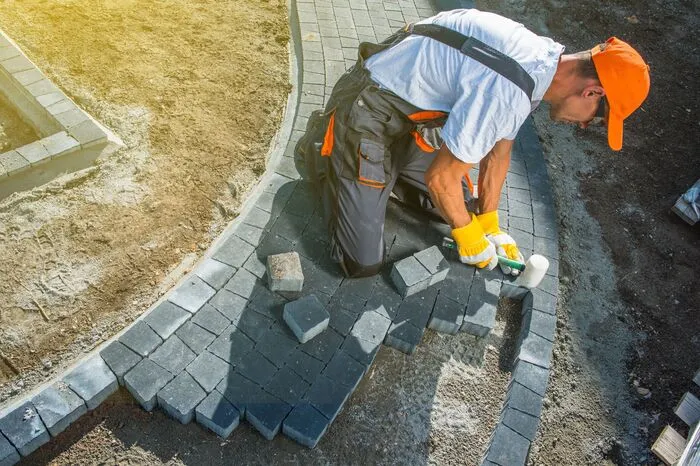 Um mit der Gartengestaltung lange Freude zu haben, sollten vor der Umsetzung Experten zu Rate gezogen werden