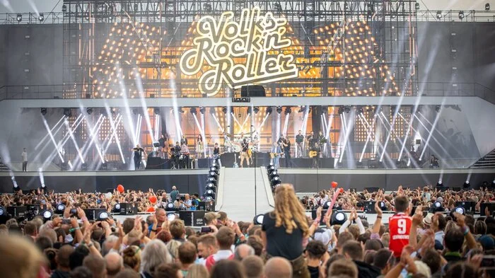 Es ist der bisherige Höhepunkt seiner Karriere: der Steirer Andreas Gabalier versetzte mehr als 90.000 Fans in Ekstase.