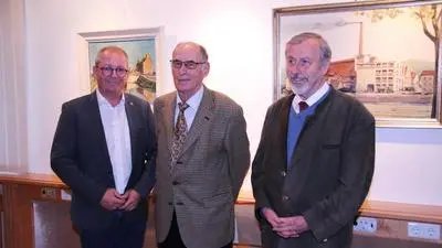 Bürgermeister Bernd Osprian, Richard Fabian und Historiker Ernst Lasnik