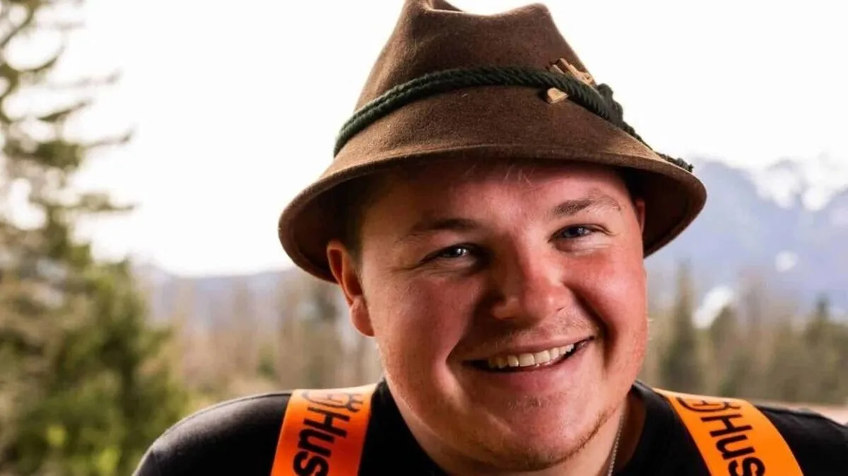 Am 11. März wird der 28-jährige Comedian und Kabarettist mit seinem Programm "S' Lem is koa Nudlsubbn" auf der Bühne im Dorfsaal Prägraten stehen