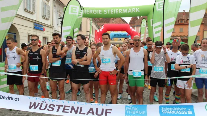 Die rund 700 Läuferinnen und Läufer starteten auch dieses Jahr vom Hauptplatz in Bad Radkersburg. Sie zeigten sich begeistert von der Strecke, die über eine Parkanlage, vorbei an einem Kleinsee, durch alte Dörfer und durch den Erholungsraum rund um den Kurort führte.
