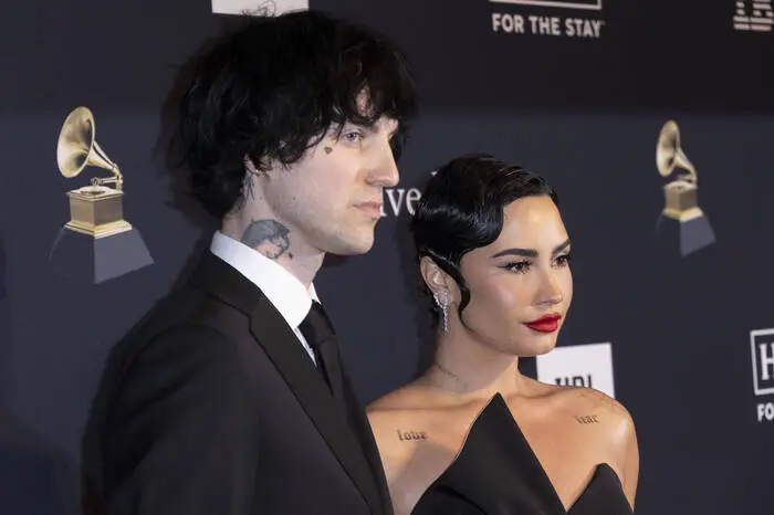Sängerin Demi Lovato und ihr neuer Freund Jute$ präsentierten sich in einem schwarzen Partnerlook am roten Teppich