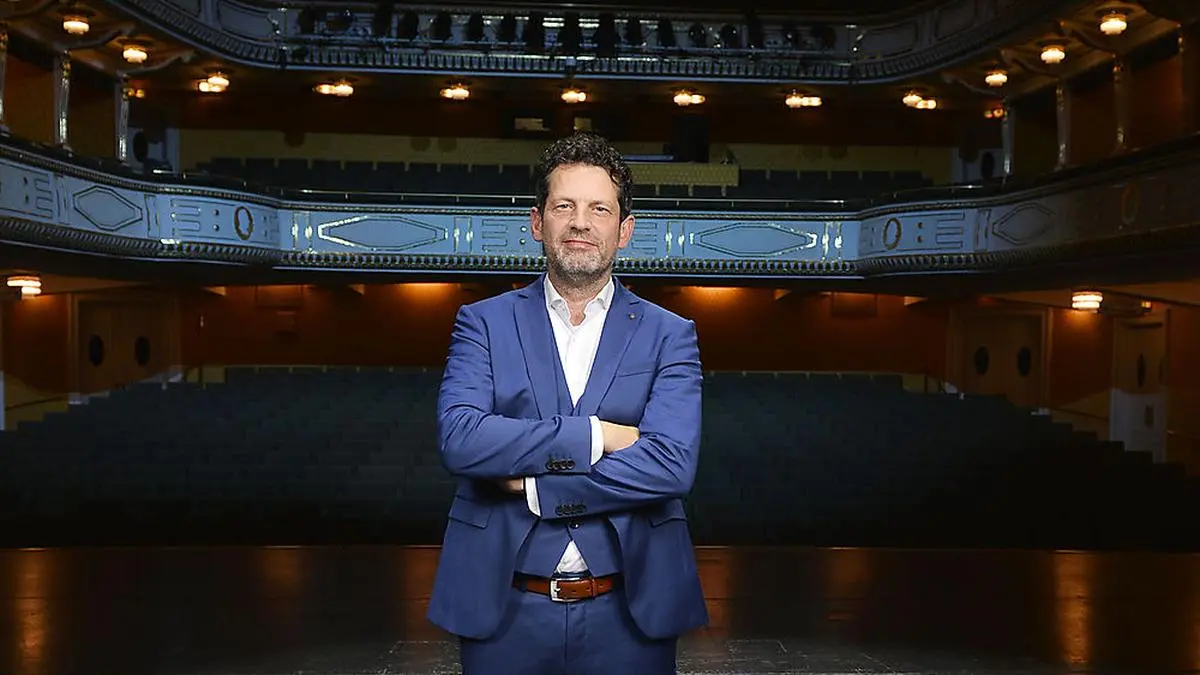 Stadttheater-Intendant Aron Stiehl spricht sich klar für die Covid-19-Impfung aus