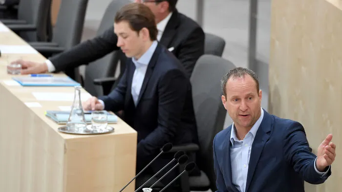 "Frau Gesundheitsministerin, was ist mit Ihnen?" In der Nationalratsdebatte um das Rauchverbot.