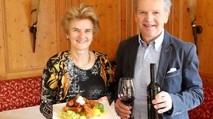 Gislinde und Siegfried Breitenhuber öffnen den &quot;Schattleitner&quot; am 17. März
