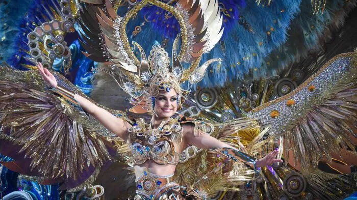 Der Karneval auf Teneriffa gilt als zweitgrößter der Welt - nur übertroffen von den Samba- und Maskengruppen von Rio.