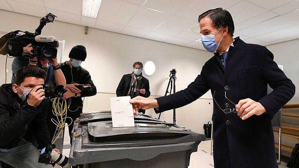 Der niederländische Premier Mark Rutte bei der Stimmabgabe